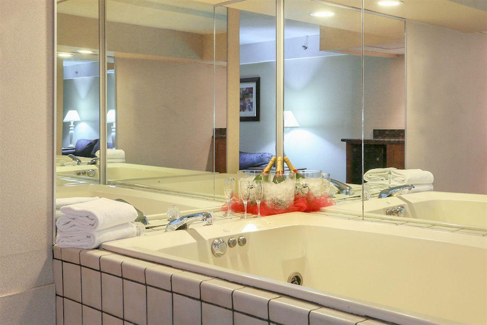 Clarion Mason City Room photo