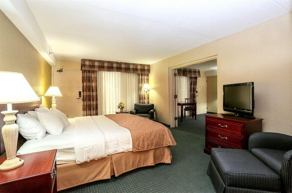 Clarion Mason City Room photo